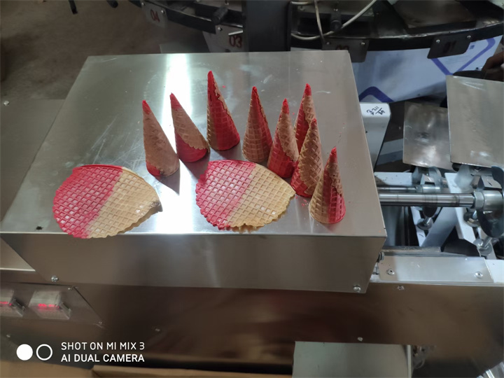 Kerucut wafel es krim